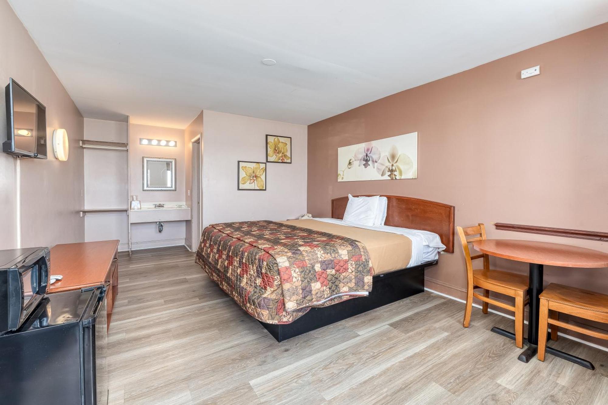 The Skybreeze Inn Bohemia Экстерьер фото